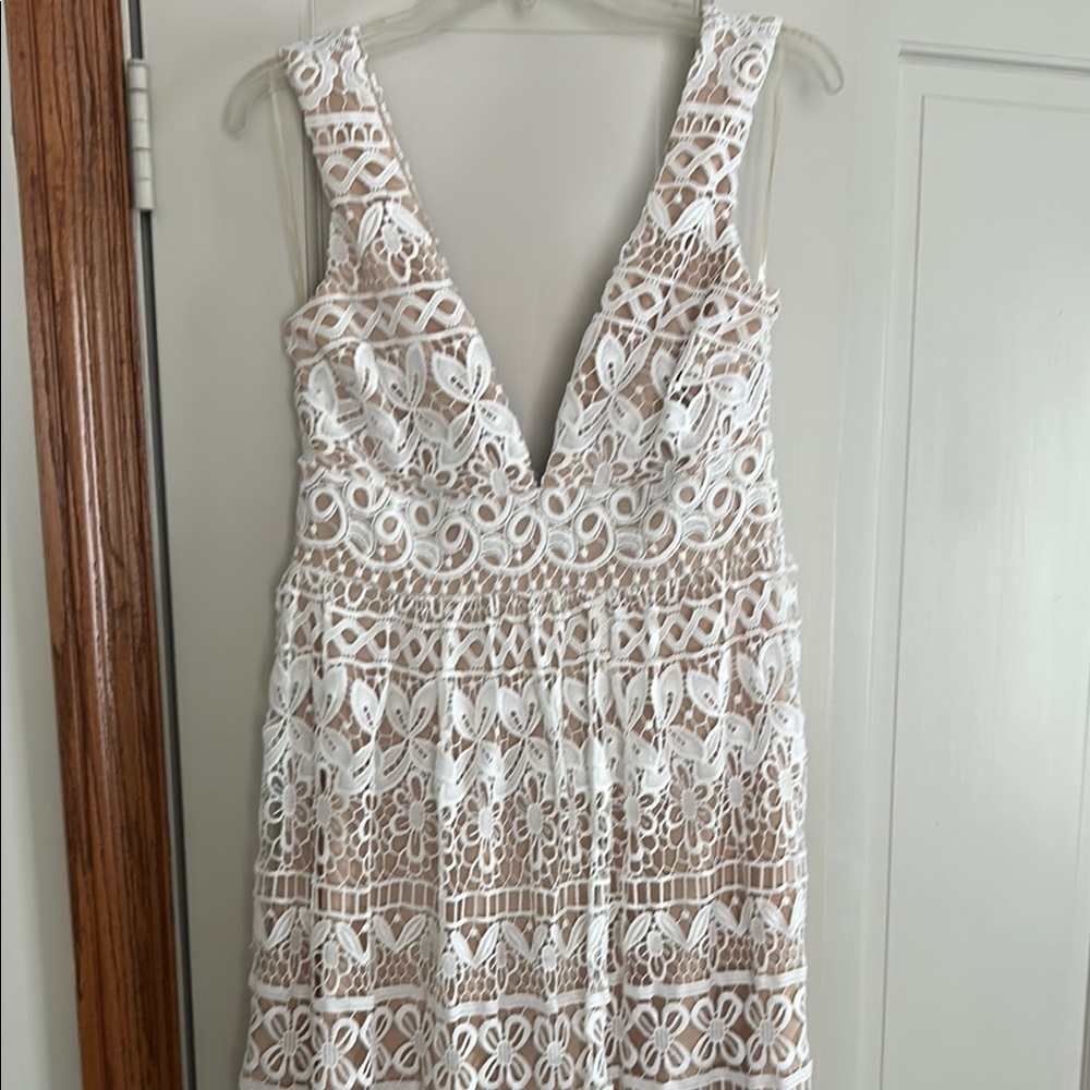 Lulu's White Plunge Maxi Dress
